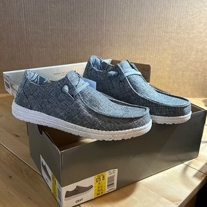 NIB Loafer/Boat. Mens 8/ womens 10.